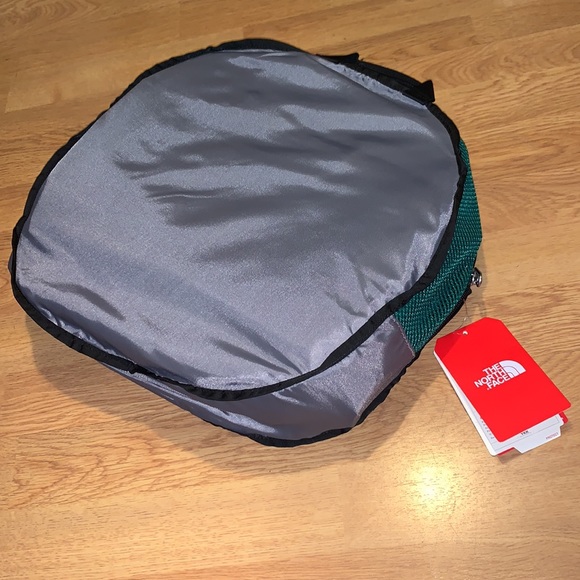 NWT The North Face Base Camp Duffel - Medium Green - Picture 8 of 10